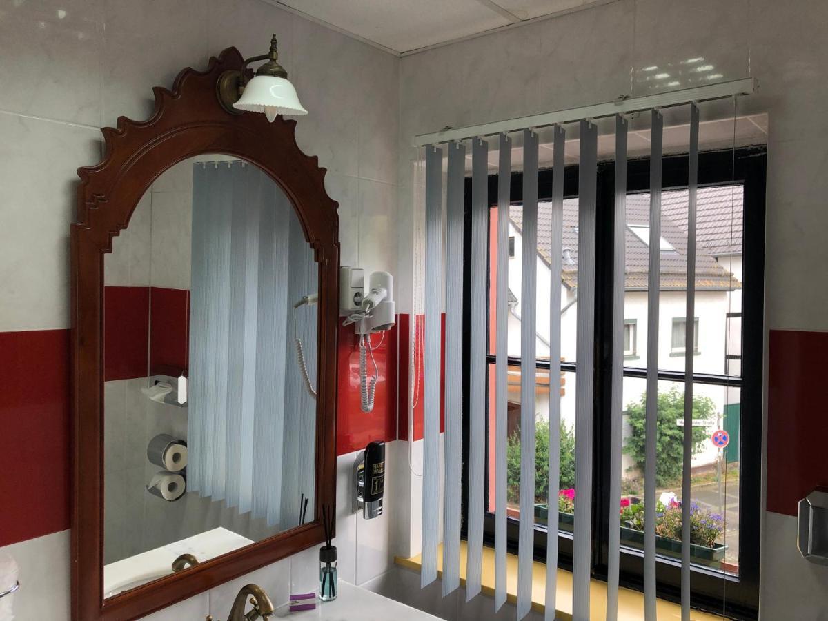 Astoria Hotel Heimbach Bagian luar foto